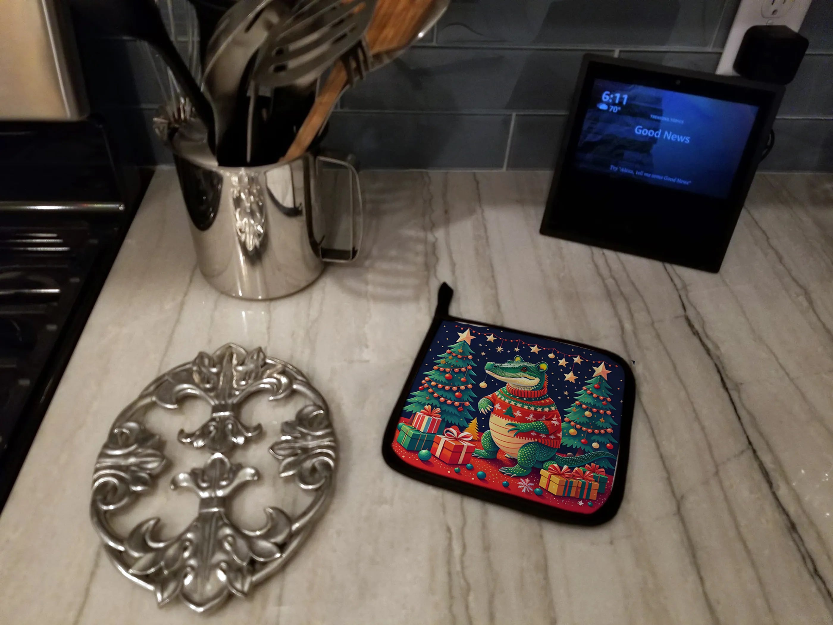 Animal Christmas Pair of Pot Holders - Size: 7.5HX7.5W | Pack Of: 1 | Collection name: Animal christmas